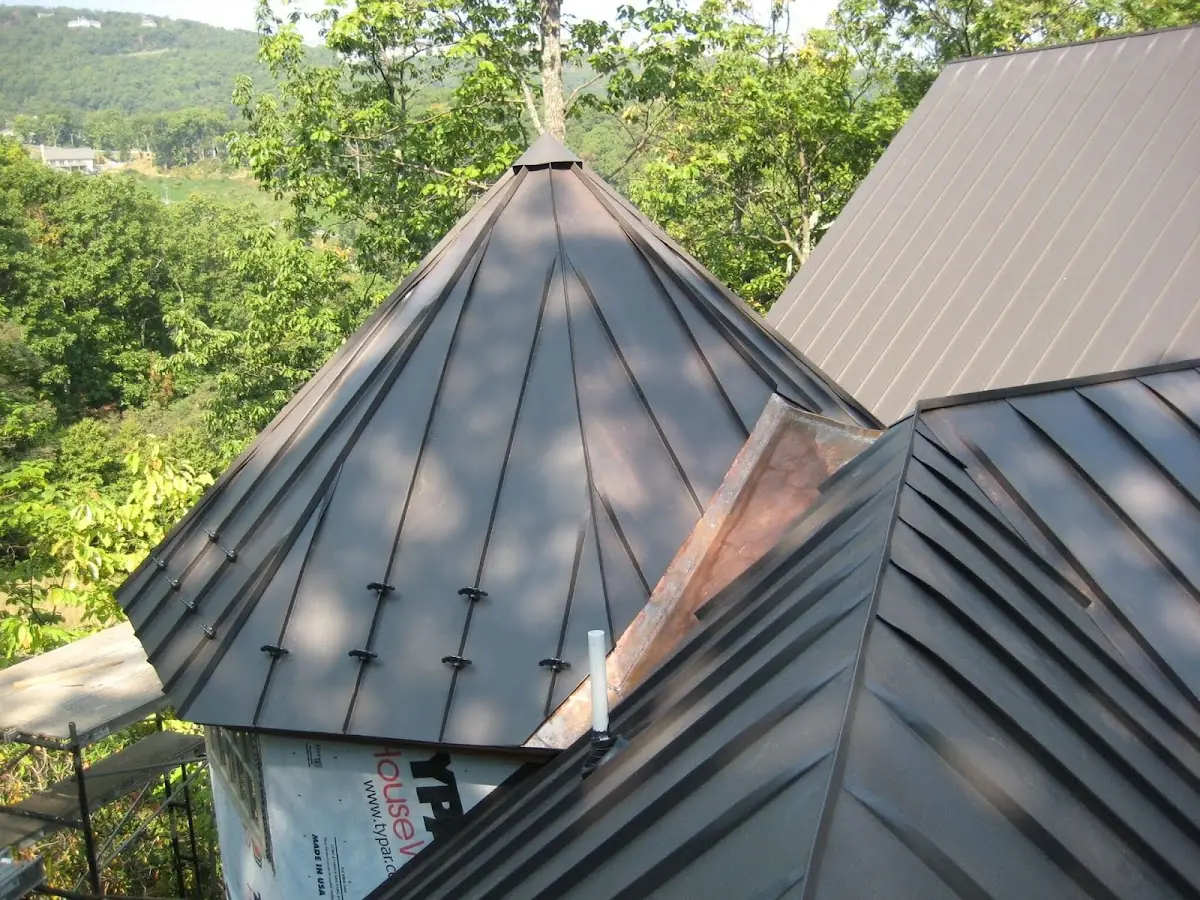 Professional Shingle Replacement & Repair by Craftsman Roofing in High Country